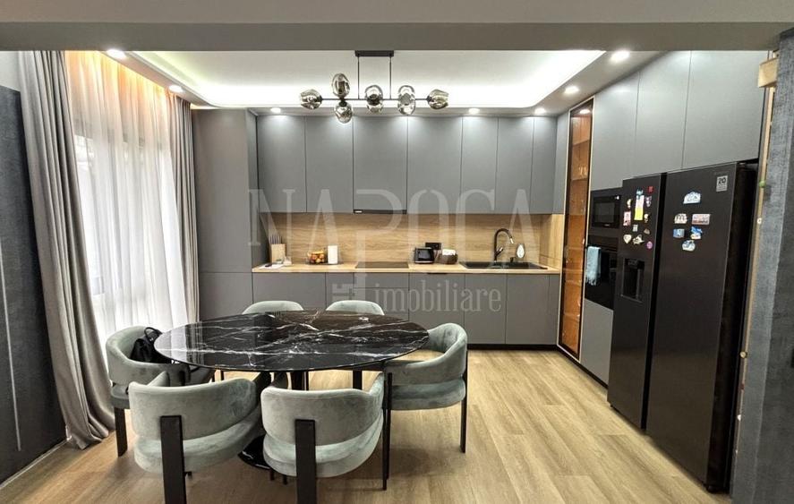 Duplex cu 4 camere cu Canalizare în Florești