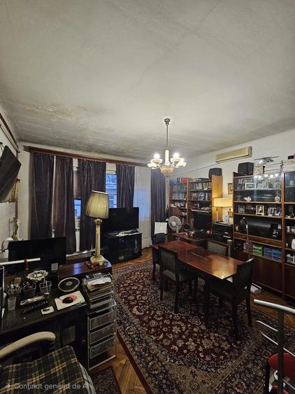 Apartament cu 4 camere semidecomandat în Central
