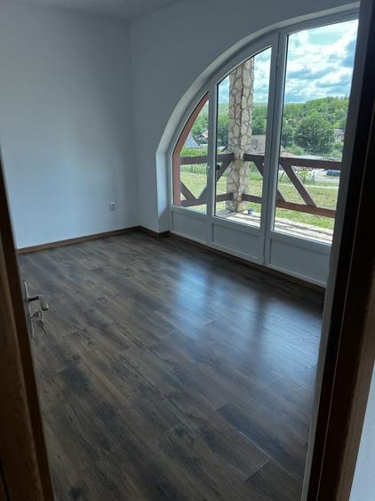 Casă cu 4 camere cu Teren 1000 Mp în Central