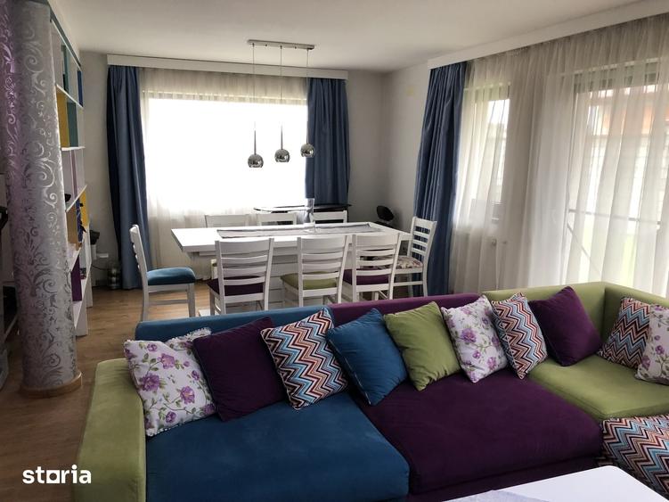Casă cu 5 camere cu Teren 420 Mp în Vladimirescu