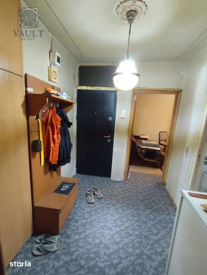 Apartament cu 3 camere decomandat în Rahova