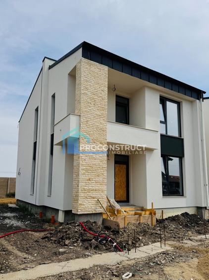 Duplex cu 4 camere cu Canalizare în Moșnița Nouă