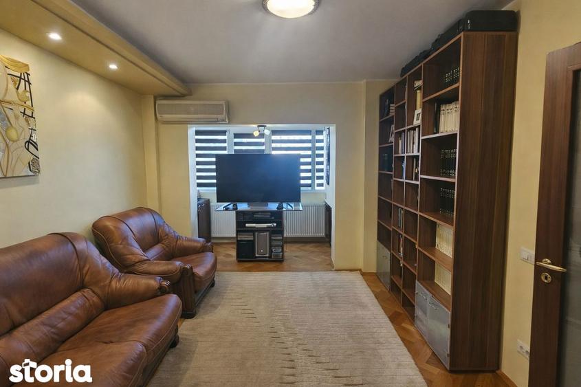 Apartament cu 3 camere decomandat, mobilat în Tineretului