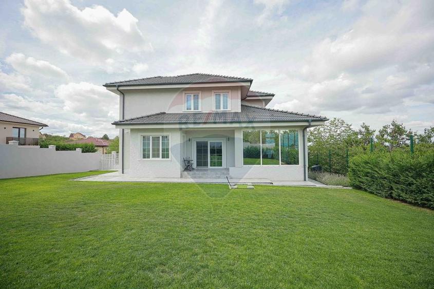 Casă individuală cu 5 camere cu Teren 640 Mp în Dealuri Oradea