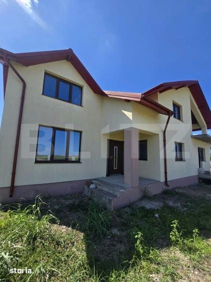 Casă cu 5 camere cu Teren 550 Mp în Gura Ocniței