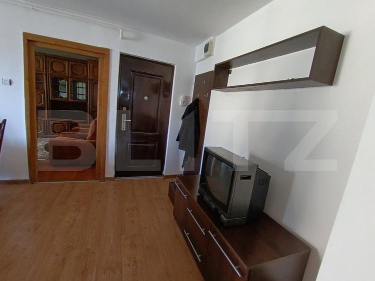 Apartament cu 3 camere decomandat, mobilat în Nord-Est