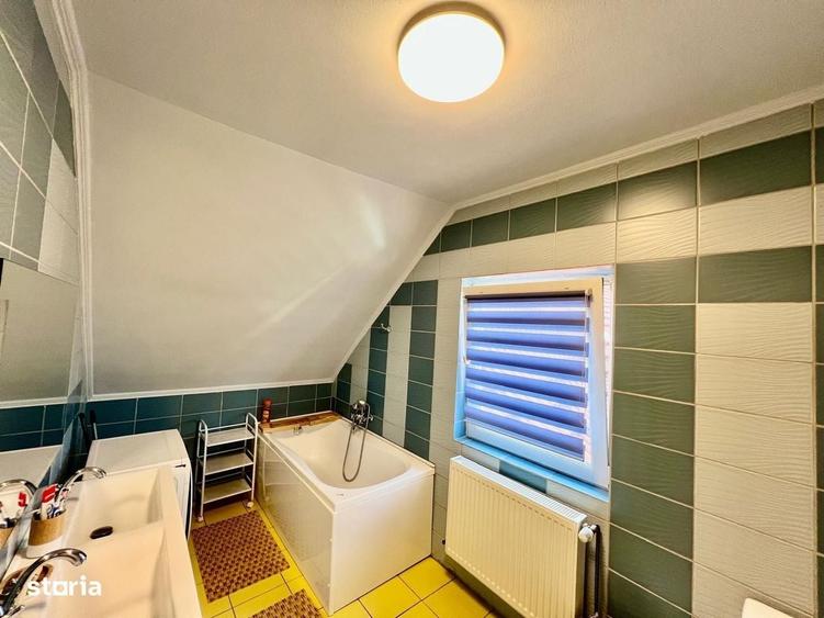 Apartament cu 4 camere în Vasile Aaron