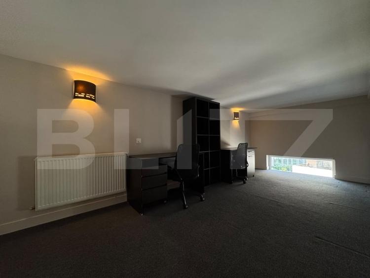 Apartament cu 3 camere semidecomandat, mobilat în Semicentral