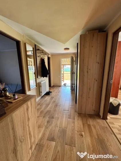Casă cu 3 camere cu Teren 1100 Mp în Mireșu Mare