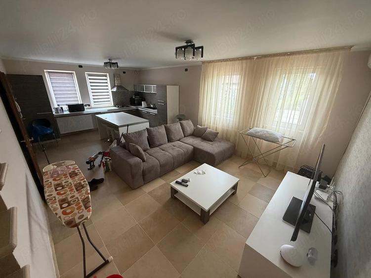 Apartament cu 3 camere decomandat în Dumbrăvița