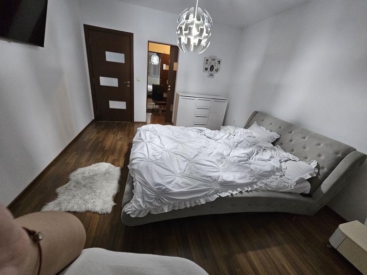 Apartament cu 4 camere decomandat în Sânpetru