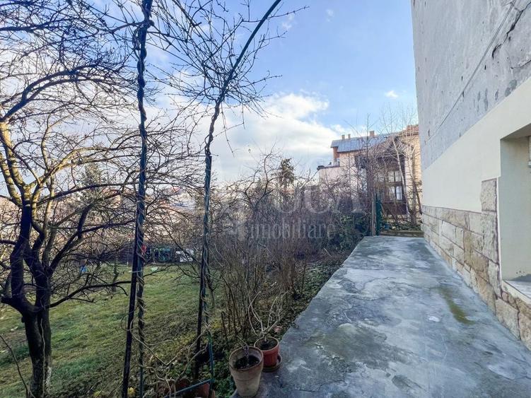 Apartament cu 3 camere decomandat în Gruia