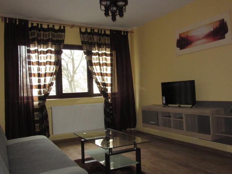 Apartament cu 2 camere decomandat în Centru Civic