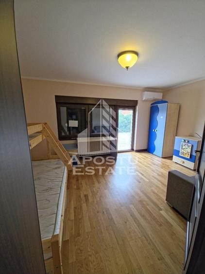 Casă individuală cu 6 camere cu Canalizare în Fabric