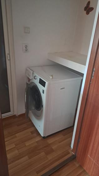 Apartament cu 2 camere semidecomandat în Craiovița Nouă
