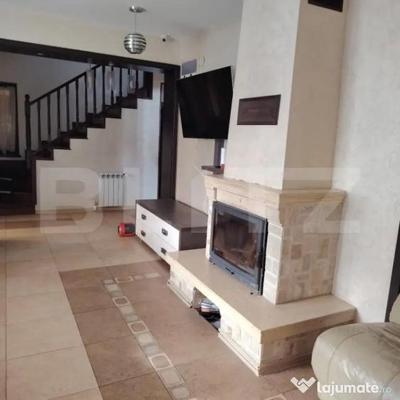 Casă cu 5 camere cu Teren 500 Mp în Bucium