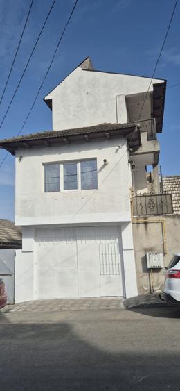 Casă cu 3 camere în Valea Dacilor