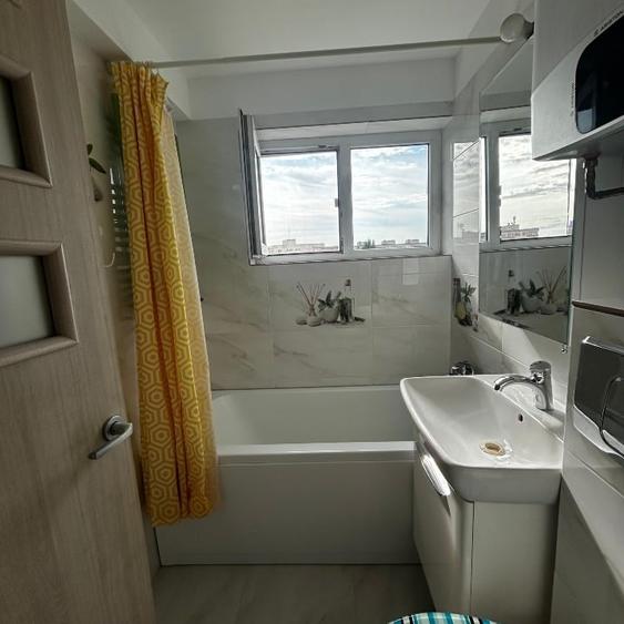 Apartament cu 3 camere decomandat, mobilat în Giurgiului