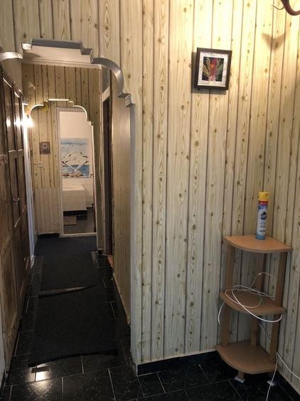 Apartament cu 3 camere decomandat în Costești