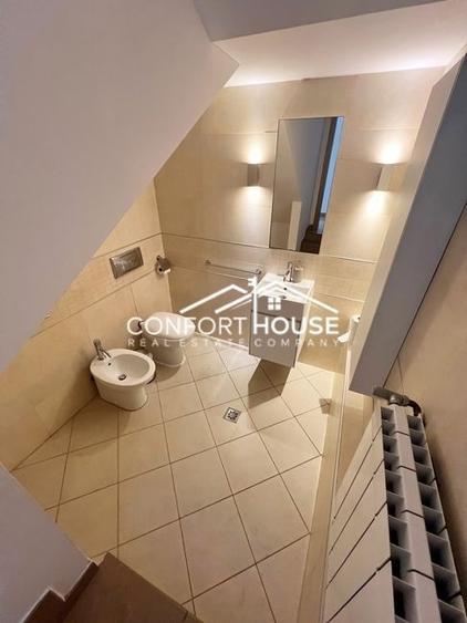 Duplex cu 5 camere cu Piscina în Iancu Nicolae