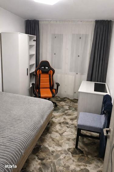 Apartament cu 3 camere semidecomandat în Tătărași