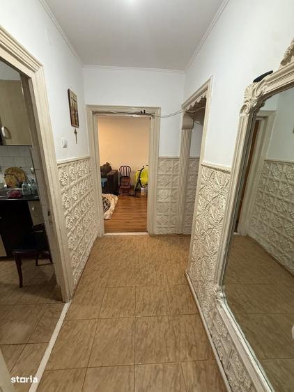 Apartament cu 3 camere decomandat în Calarași 4