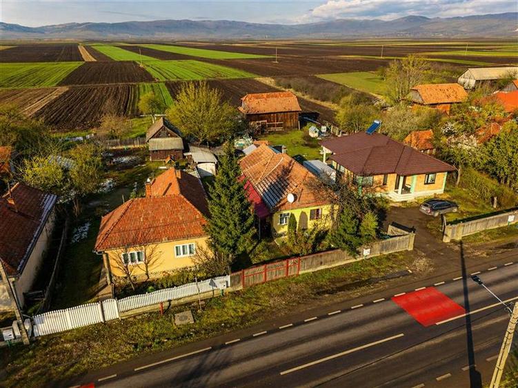 Casă individuală cu 3 camere cu Garaj în Exterior Est