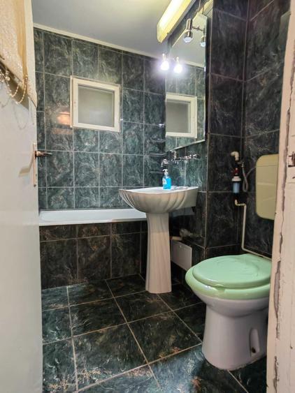 Apartament cu 3 camere decomandat în Moara