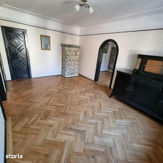 Apartament cu 3 camere semidecomandat în Cotroceni