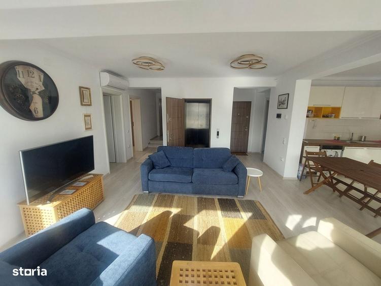 Apartament cu 4 camere în Tractorul