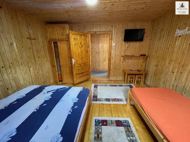 Casă individuală cu 9 camere cu Canalizare în Central