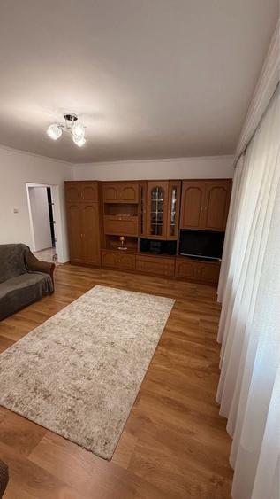 Apartament cu 3 camere decomandat în Găvana