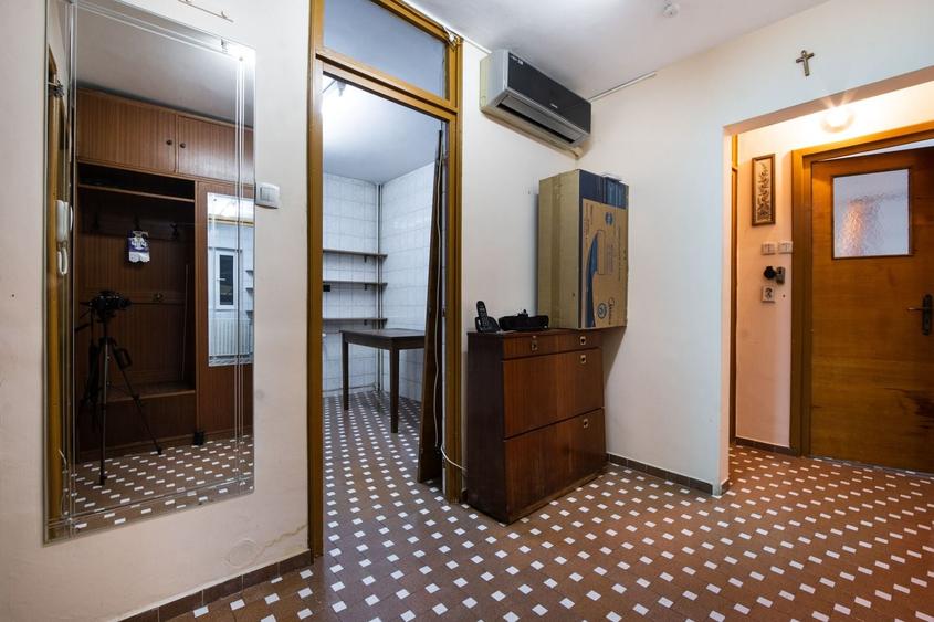 Apartament cu 2 camere decomandat în P-ța Alba Iulia