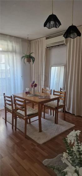 Apartament cu 3 camere decomandat în Buziașului