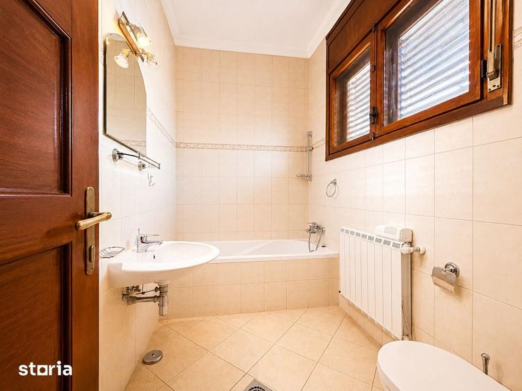 Casă cu Teren 214 Mp în Eminescu