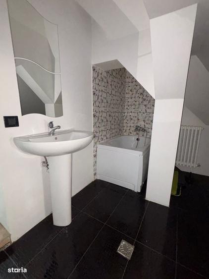 Apartament cu 4 camere în Capitale