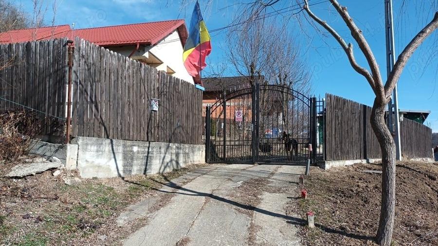 Casă cu 4 camere cu Teren 670 Mp în Topoloveni