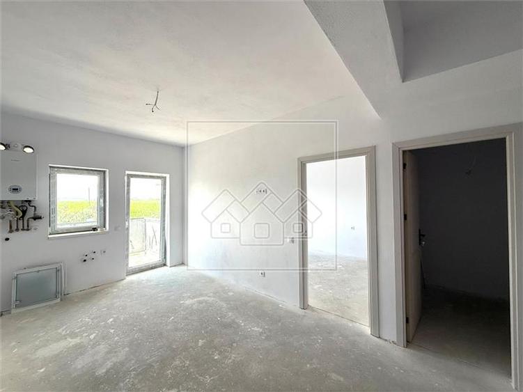 Apartament cu 4 camere decomandat în Turnișor