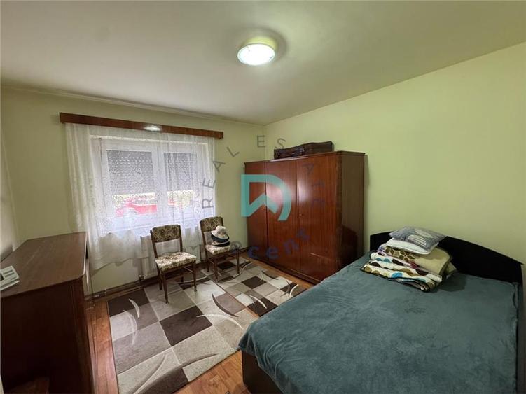 Apartament cu 3 camere decomandat în Astra