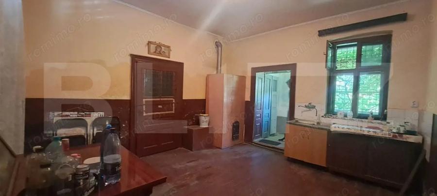Casă cu 5 camere cu Teren 500 Mp în Berivoi