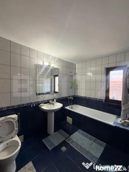 Casă cu 6 camere cu Teren 300 Mp în Central