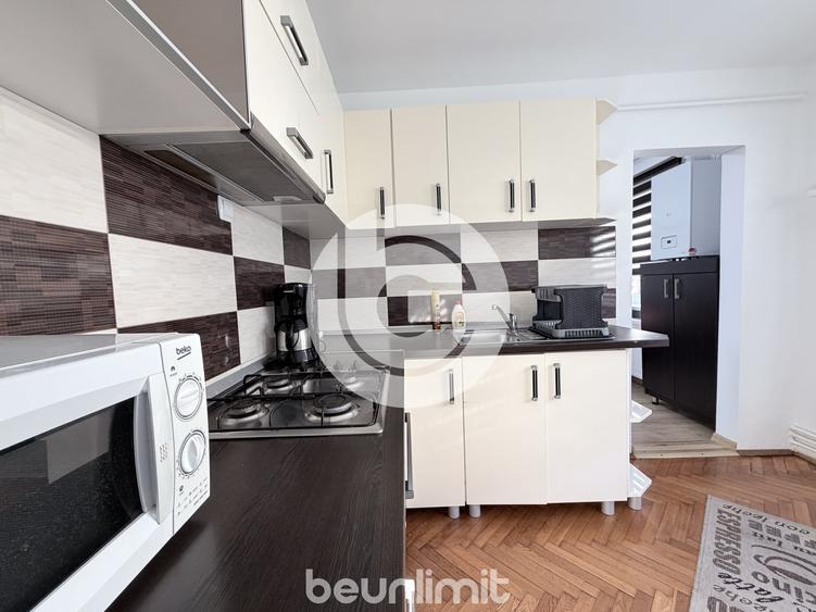 Apartament cu 3 camere decomandat, mobilat în Central