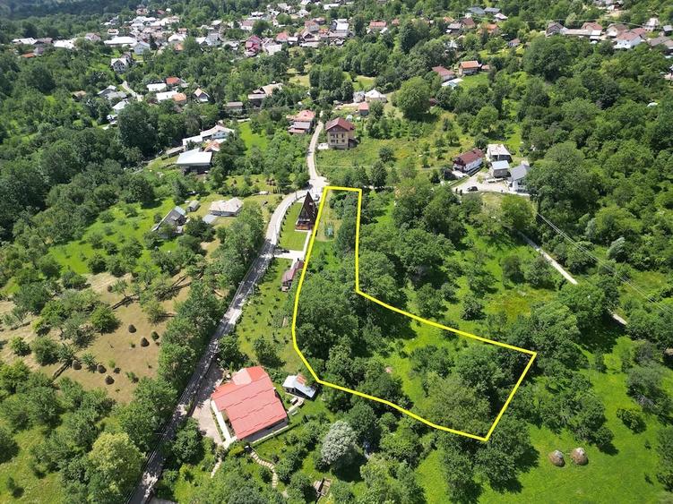 Teren de 2960 mp, în Talea