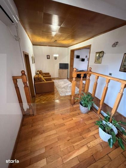 Casă cu 7 camere cu Teren 393 Mp în Central