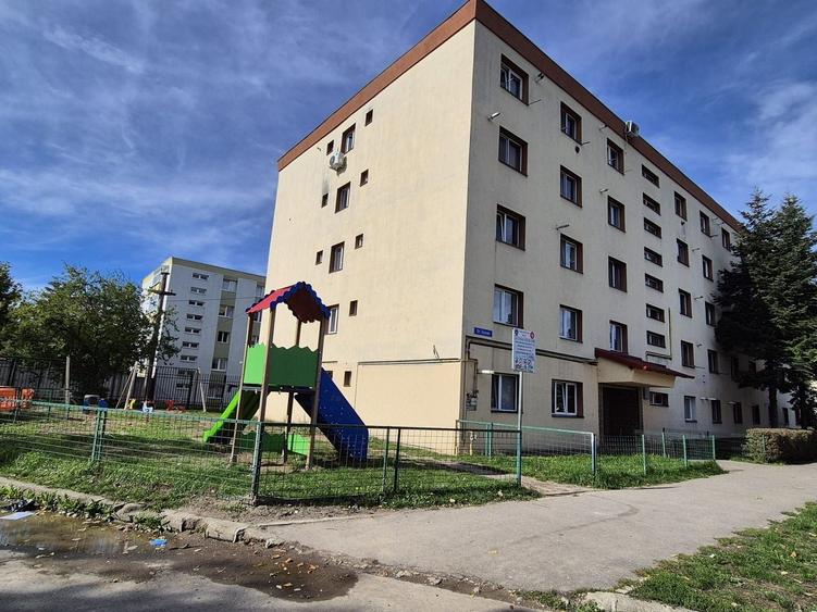 Garsonieră semidecomandată în Uzina 2