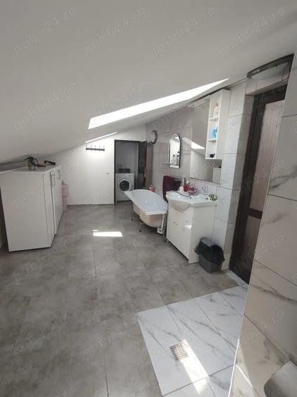 Apartament cu 3 camere semidecomandat în Câmpului