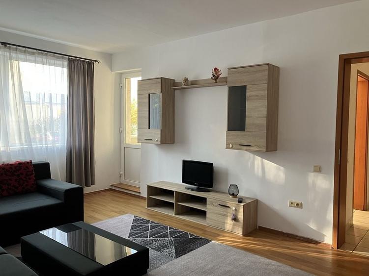 Apartament cu 2 camere decomandat în Exterior Vest