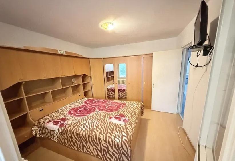 Apartament cu 3 camere decomandat în Drumul Taberei
