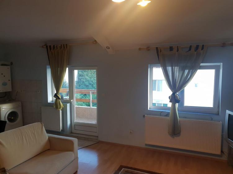 Apartament cu 2 camere decomandat, mobilat în Est