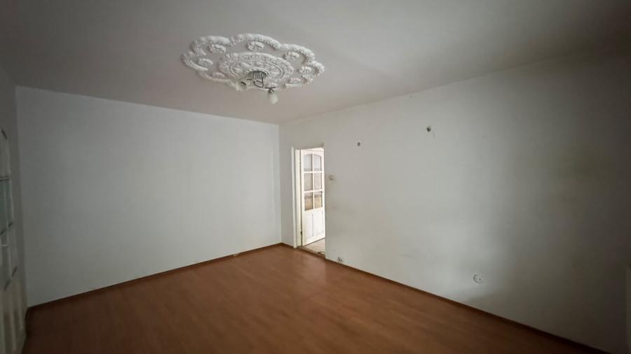 Apartament cu 2 camere semidecomandat în Sud